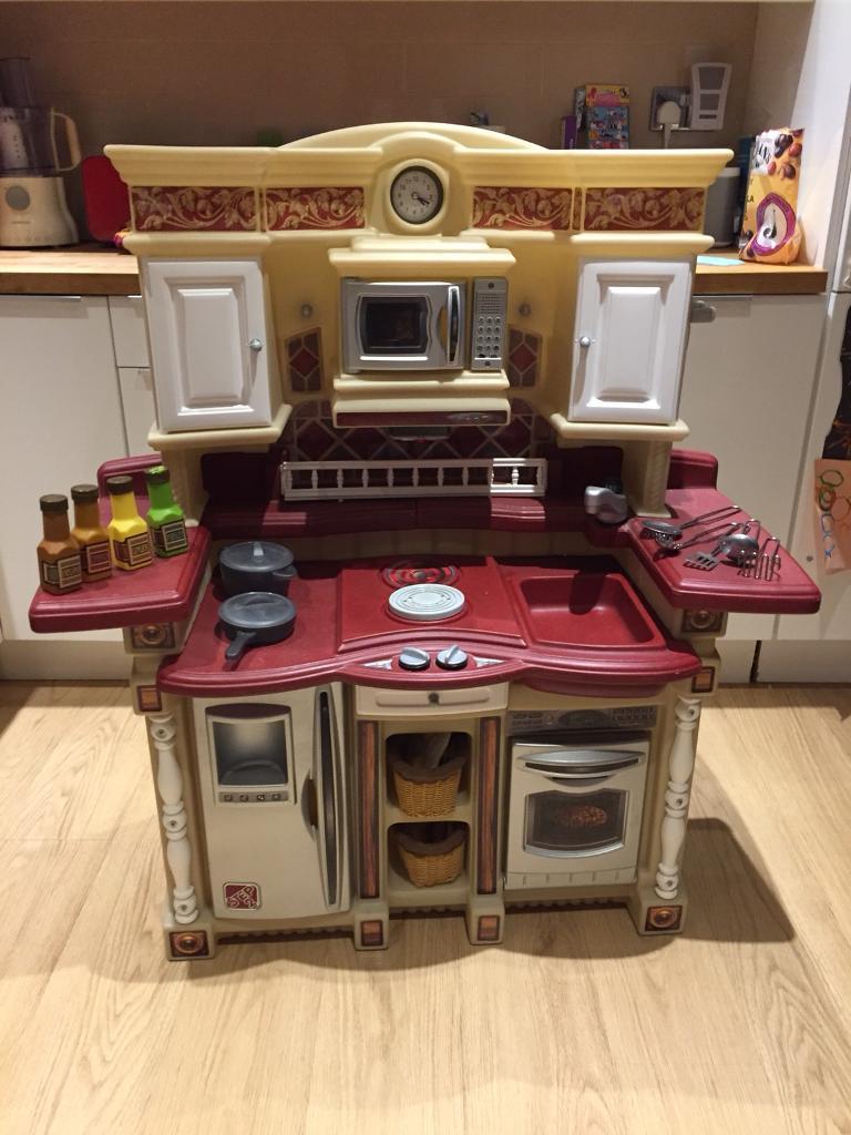 step 2 lifestyle partytime kitchen